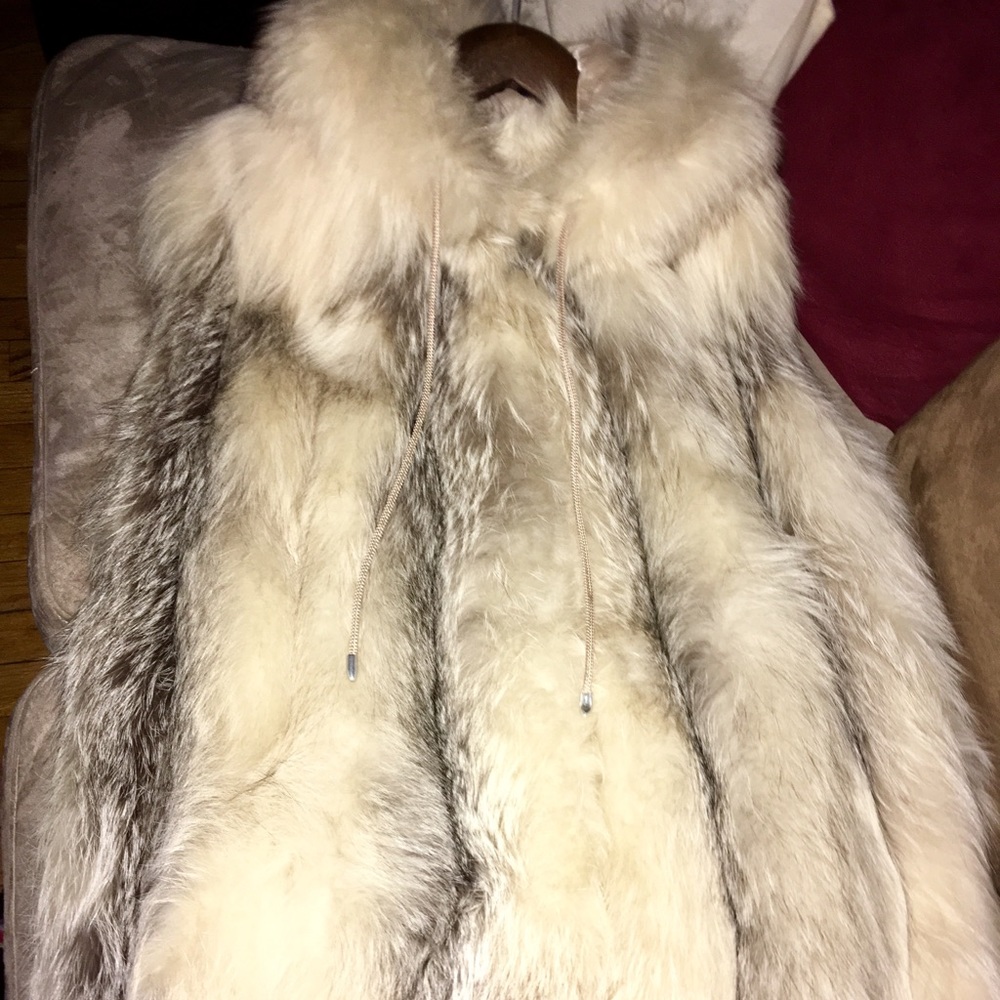 Authentic Fox vest with hood